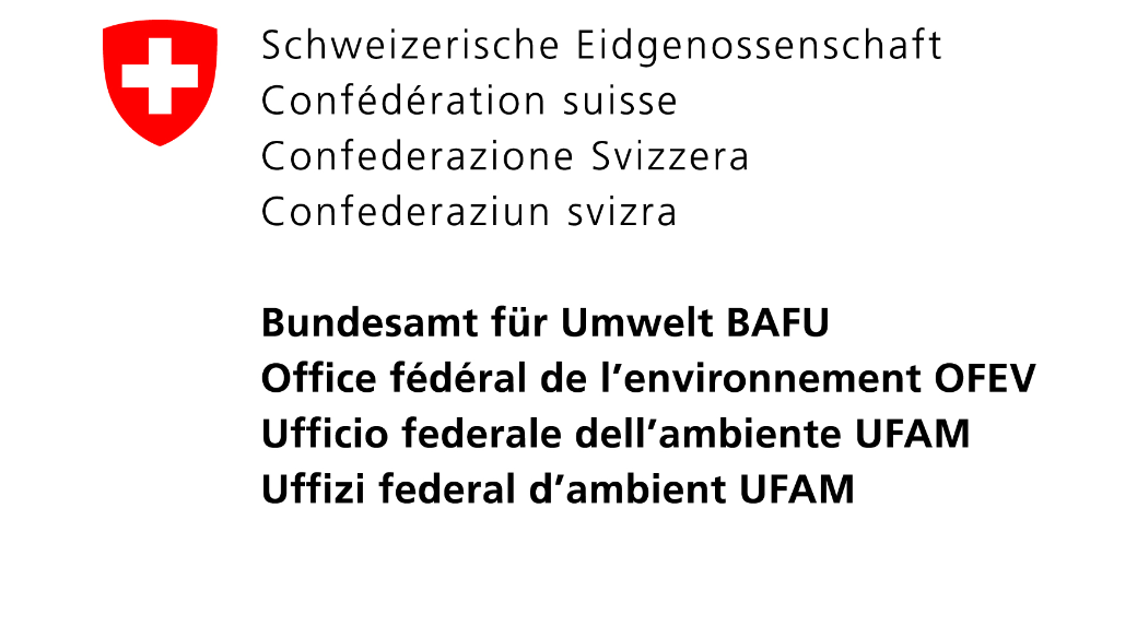 Das Logo vom Bundesamt für Umwelt. In allen Vier Landessprachen steht rechts neben dem Schweizerkreuz: Schweizerische Eidgenossenschaft. Darunter: Bundesamt für Umwelt BAFU